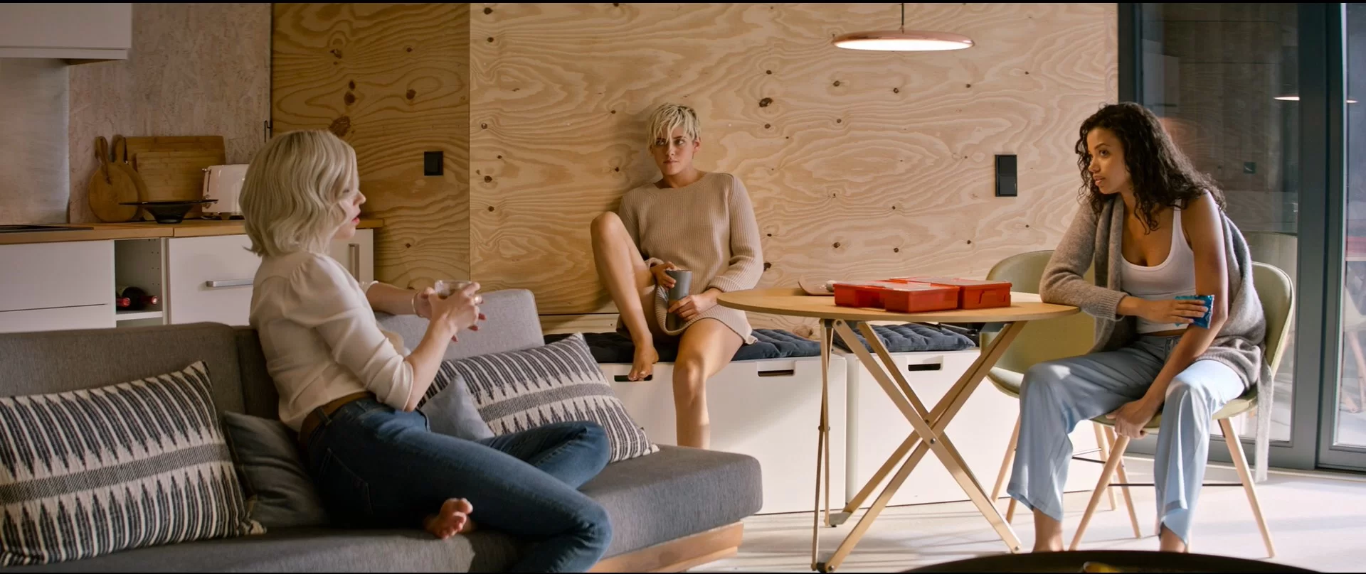02 - Charlies Angels 2019 VIE 1080p Bluray DTS-ES x264-ADT - TM_SV.mkv_snapshot_00.28.21.366.webp