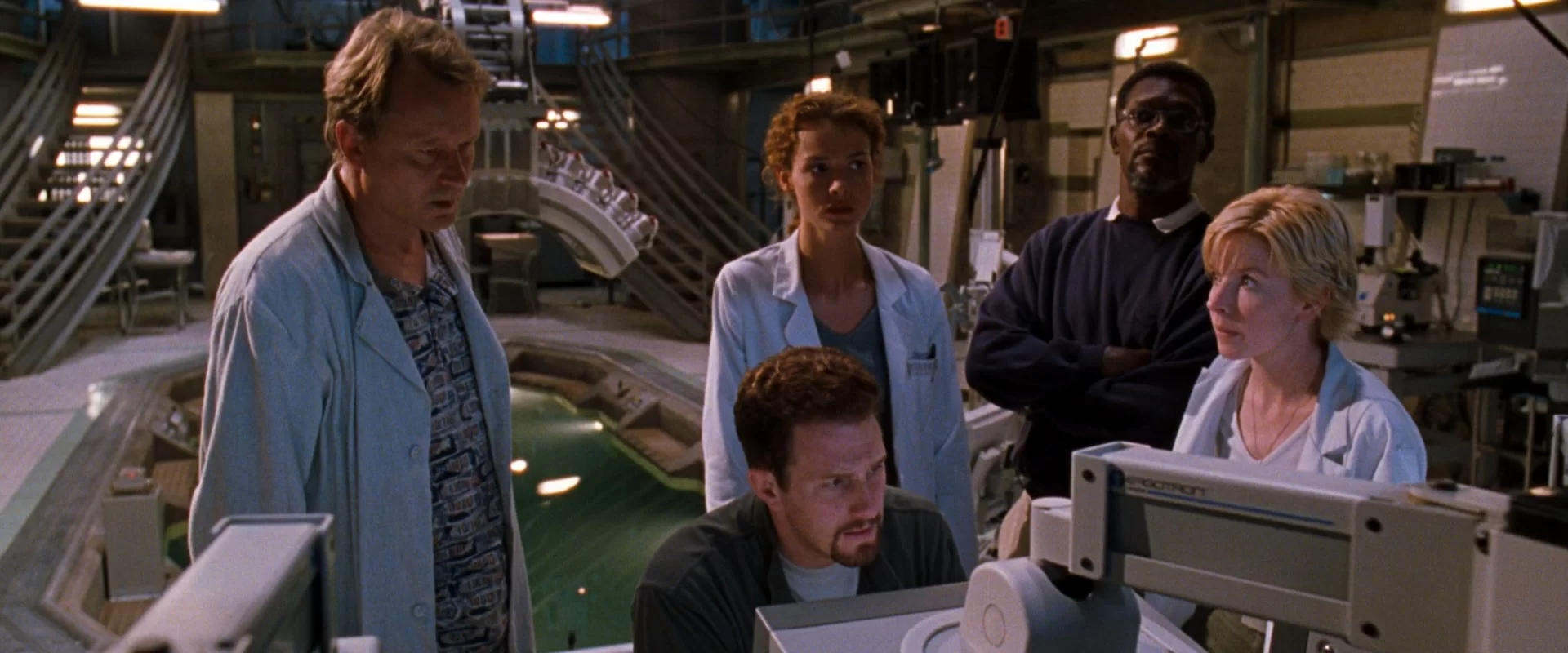 02 - Deep Blue Sea 1999 1080p BluRay DTSx264-FANDANGO.mkv_snapshot_00.27.48.167.webp