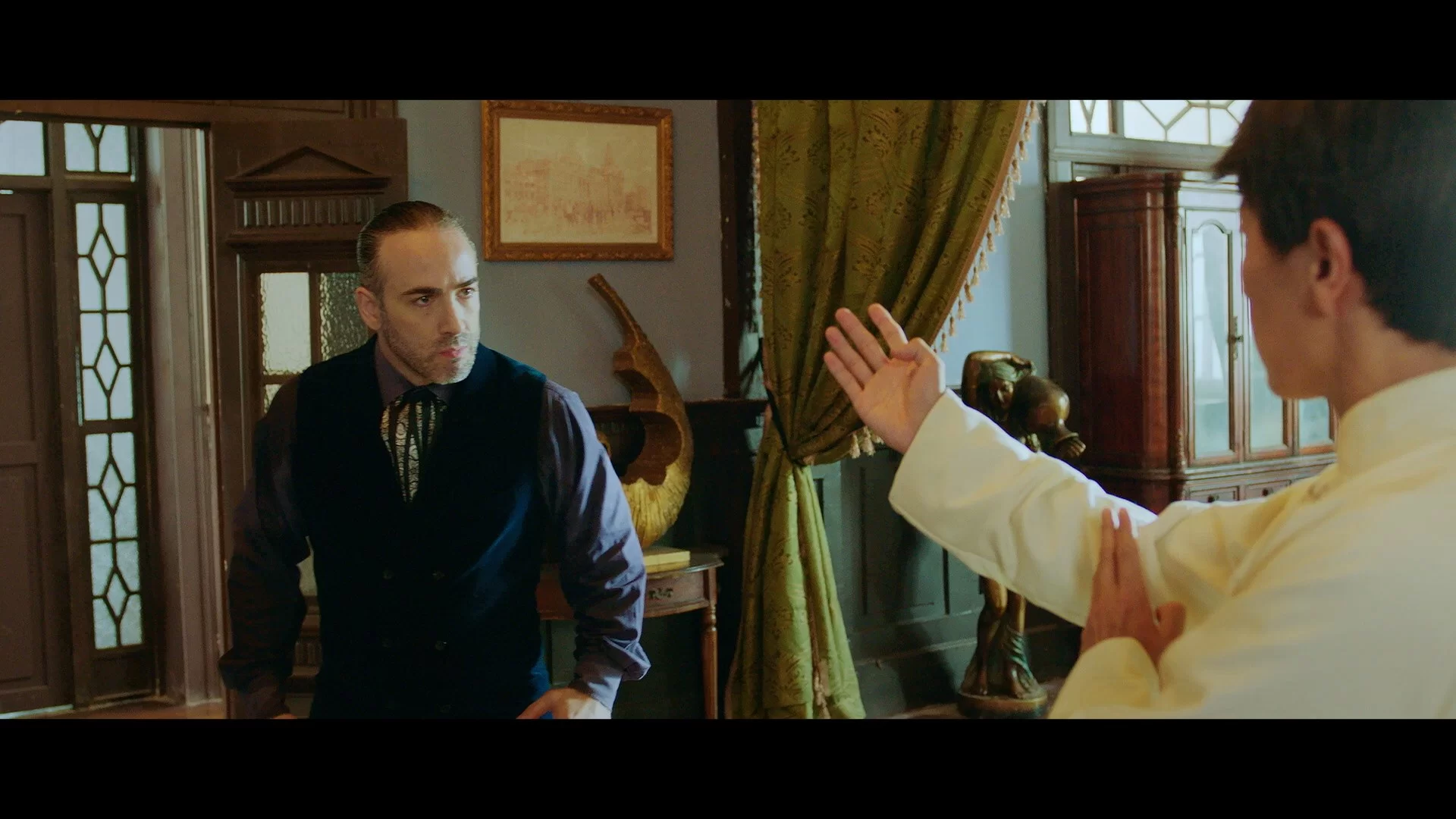 03 - Ip Man The Awakening  2021 1080p BluRay REMUX AVC DTS-HDMA 5.1-TVS.mkv_snapshot_01.13.32...webp
