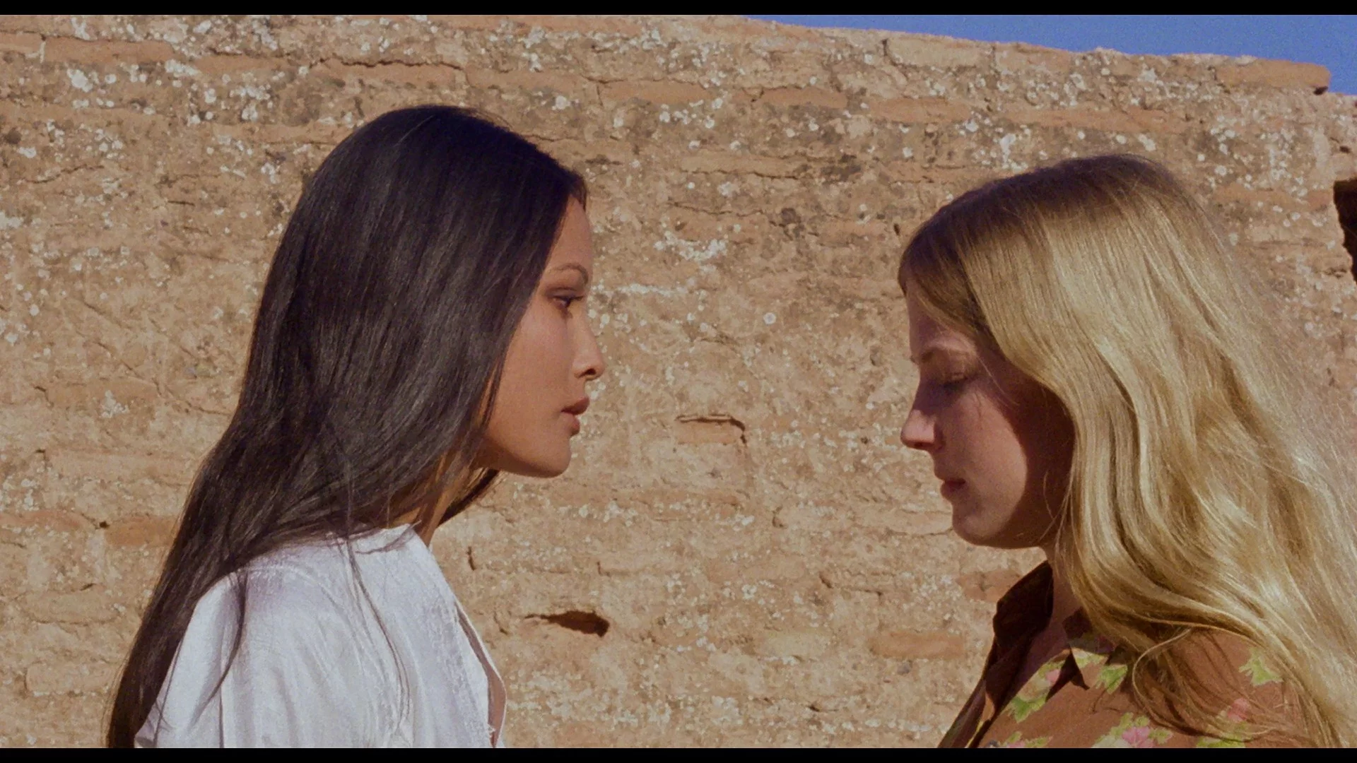 04 - Emanuelle in Bangkok 1976 Blu-ray 1080p AVC DTS-HD MA 20.m2ts_snapshot_01.28.01.052.webp